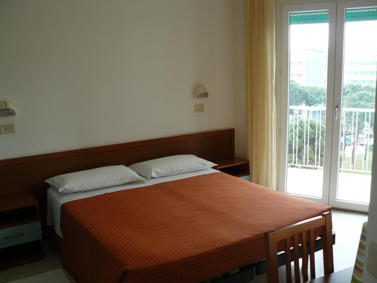 Hotel Sayonara Milano Marittima Exterior photo