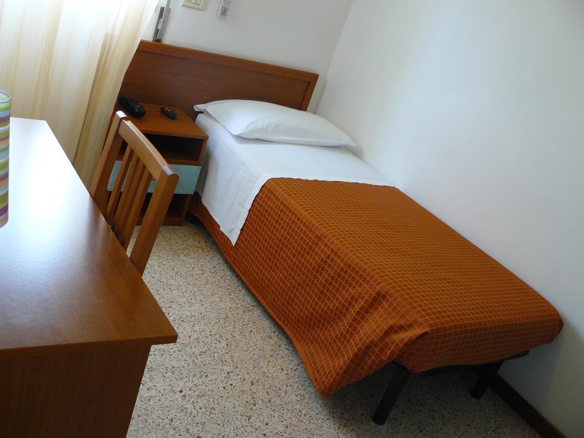 Hotel Sayonara Milano Marittima Exterior photo
